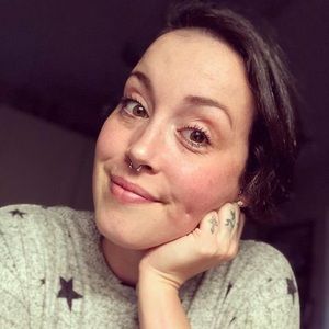 Meet your Posher, Crystal